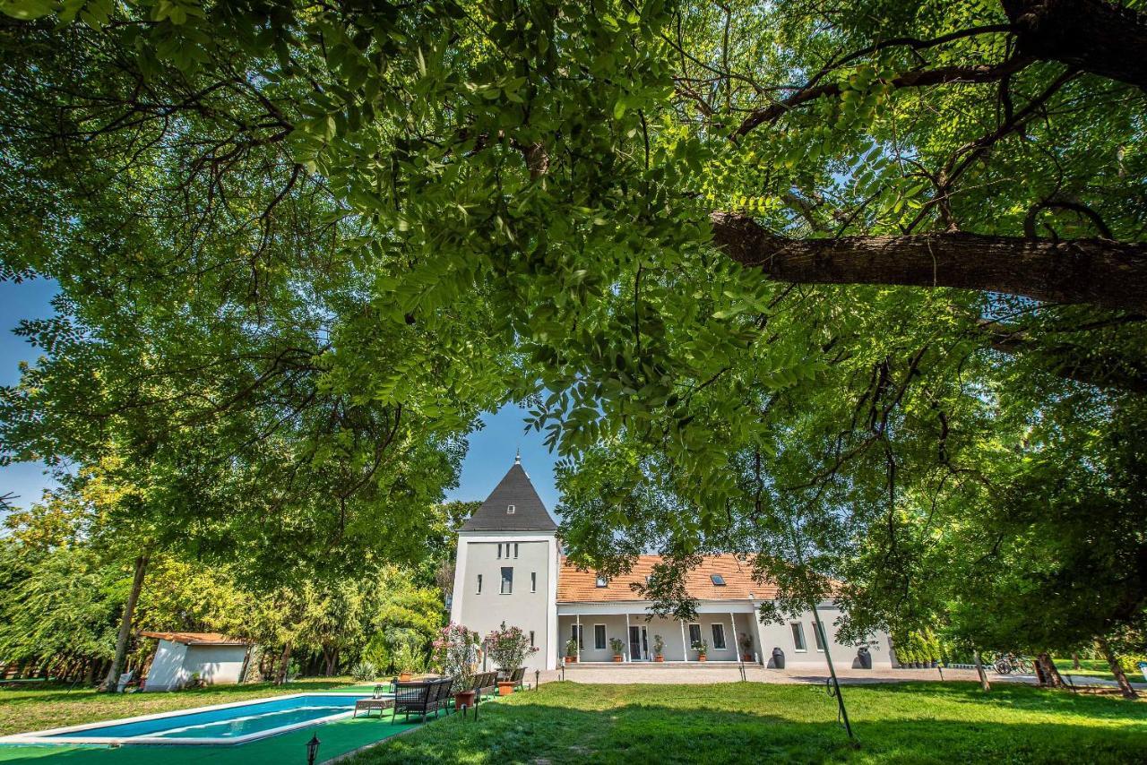 Herczeg Udvarhaz Поросло Екстер'єр фото